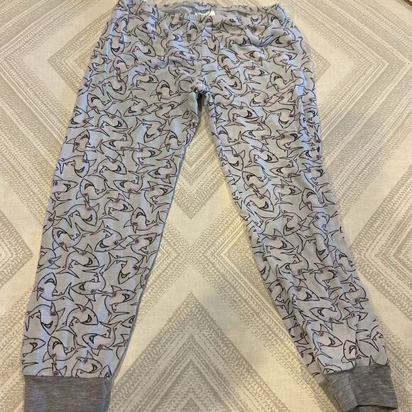 Esme Little Boys Shark Pattern Long Sleeve & Pants Pajama Set, Size 4 - Picture 6 of 7